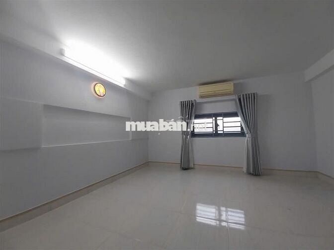 NHÀ ĐẸP 3 TẦNG, SÁT MẶT TIỀN, GẦN CÔNG VIÊN LÀNG HOA. CHỈ 5.9 TỶ TL.