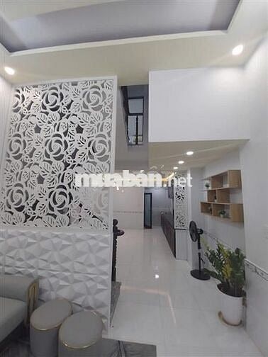 NHÀ ĐẸP 3 TẦNG, SÁT MẶT TIỀN, GẦN CÔNG VIÊN LÀNG HOA. CHỈ 5.9 TỶ TL.