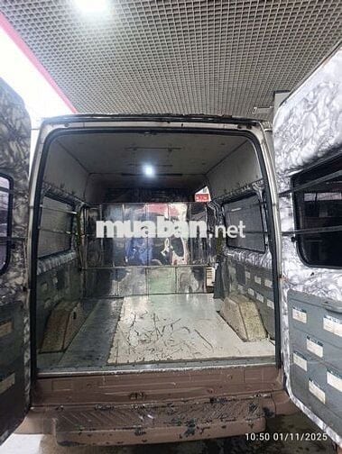 Xe 16 chỗ hạ tải