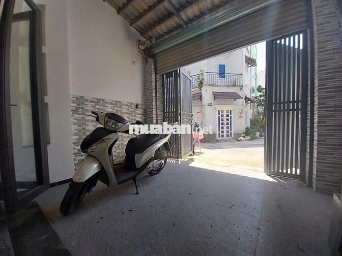 NHÀ ĐẸP 3 TẦNG, SÁT MẶT TIỀN, GẦN CÔNG VIÊN LÀNG HOA. CHỈ 5.9 TỶ TL.