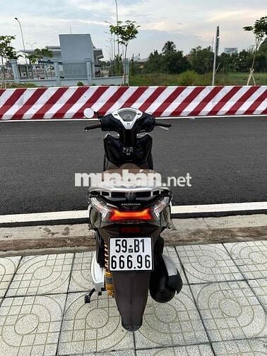 Lead 125i Premium phuộc Ohlin, đèn led 2020