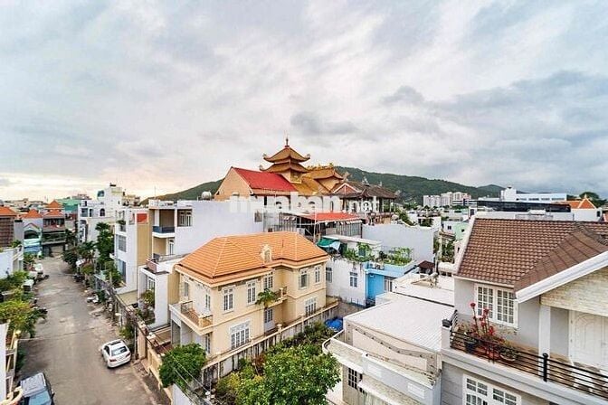 cần cho thuê phòng đầy đủ nội thất , giờ giấc tự do , có thang máy