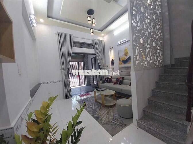 NHÀ ĐẸP 3 TẦNG, SÁT MẶT TIỀN, GẦN CÔNG VIÊN LÀNG HOA. CHỈ 5.9 TỶ TL.