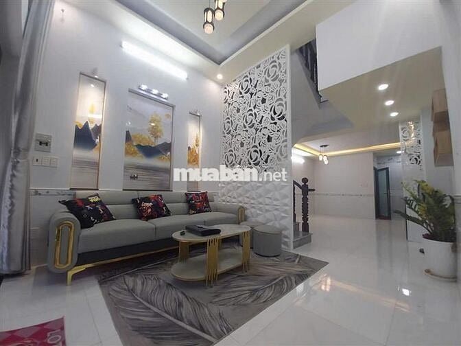 NHÀ ĐẸP 3 TẦNG, SÁT MẶT TIỀN, GẦN CÔNG VIÊN LÀNG HOA. CHỈ 5.9 TỶ TL.