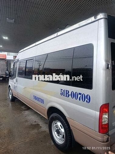 Xe 16 chỗ hạ tải