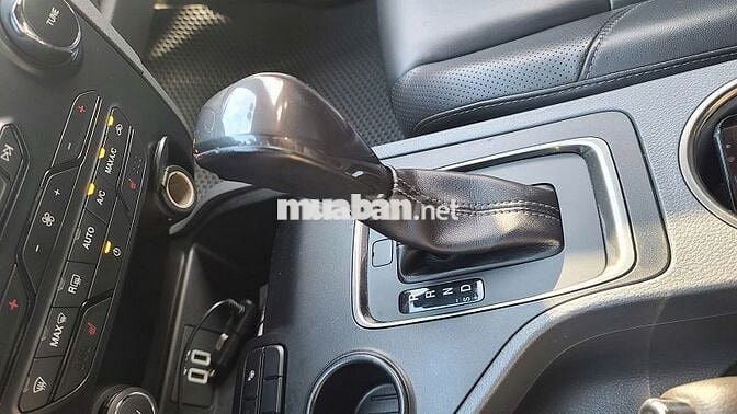 Xe Ford Everest 2.2L Titanium 2016, Chất Xe Đẹp