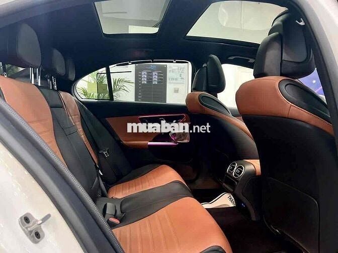 Mercedes Benz C Class 2025 C300 V2 AMG siêu lướt