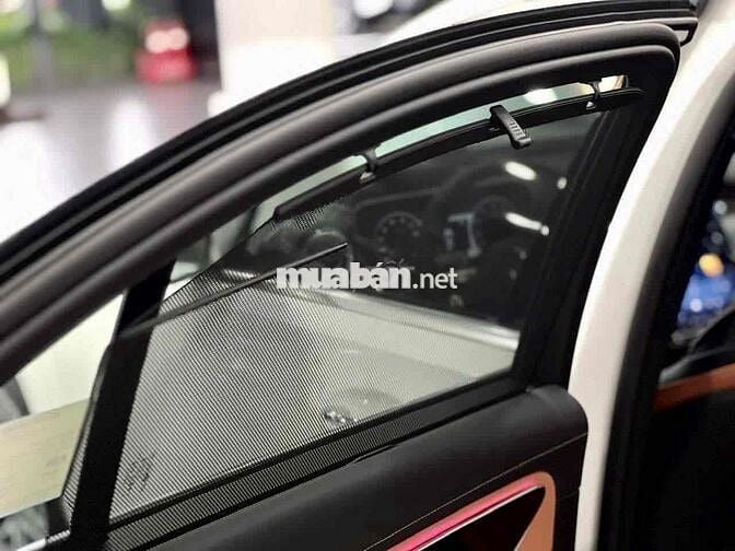 Mercedes Benz C Class 2025 C300 V2 AMG siêu lướt