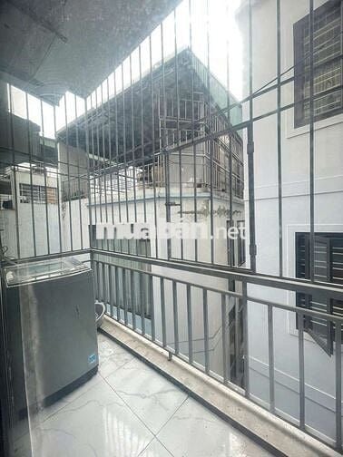 Siêu phẩm CCMN 25-30m2 Full đồ. Ban công, máy giặt tại Khương Đình