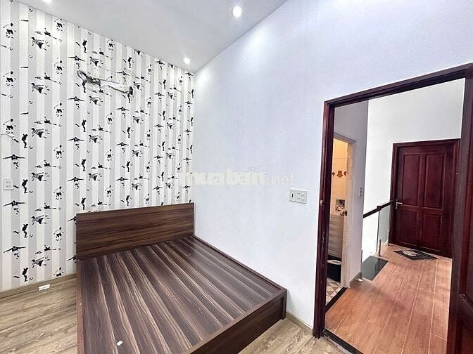 hà trệt lầu 2PN hẻm đường Nguyễn Văn Cừ chỉ 5,5 triệu