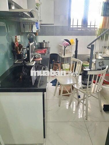 Cho Thuê Nhà 1 Trệt 2 Lầu 3PN Mặt Tiền Đường Nguyễn Văn Quỳ Q.7