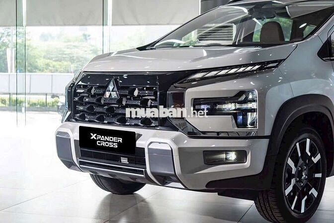 MUA XE XPANDER CROSS CHỈ TỪ 92TR.