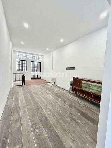 Nhà trệt lầu trống suốt hẻm đường Nguyễn Trãi chỉ 6 triệu