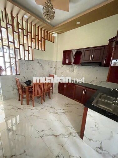 NHÀ ĐẸP 2 TẦNG, 2 MẶT TIỀN HẺM XE HƠI THÔNG, (4X14)M2, 4,38 TỶ CÒN TL