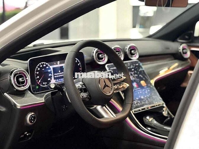 Mercedes Benz C Class 2025 C300 V2 AMG siêu lướt