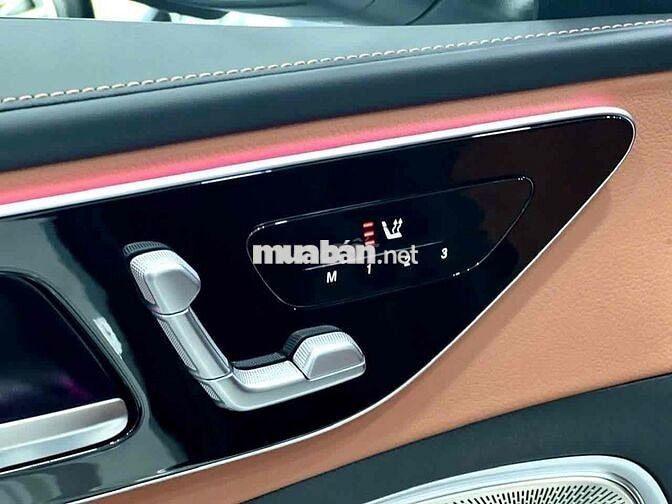 Mercedes Benz C Class 2025 C300 V2 AMG siêu lướt