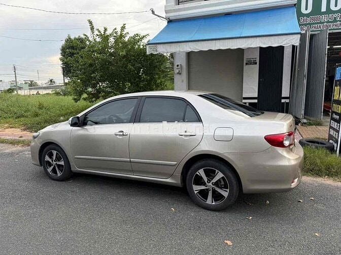 Toyota Corolla Altis 2011 2.0V - 145000 km