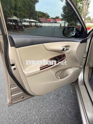 Toyota Corolla Altis 2011 2.0V - 145000 km