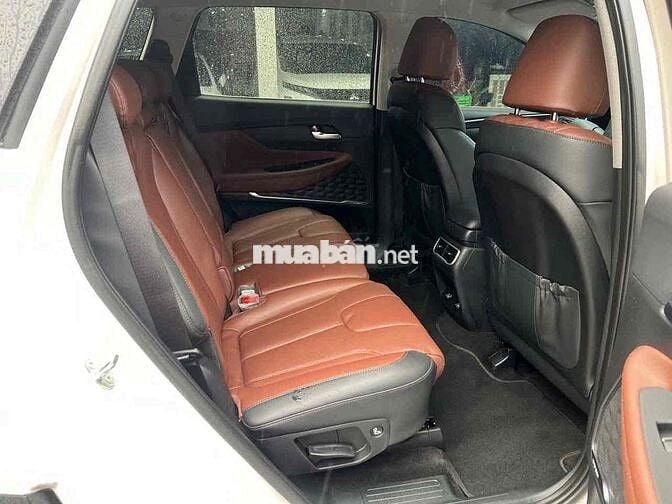 Hyundai Santafe 2024 2.2 tiêu chuẩn hơn 2 vạn km!