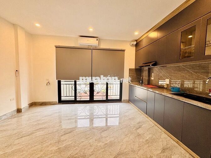 Nhà mới cho gia đình trẻ, 6 tầng thang máy, 3 ngủ, vài bước ra ô tô