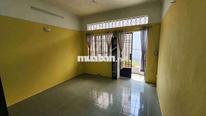 Nhà sân vườn mát mẽ khu an ninh yên tĩnh gần chợ Tân sơn nhất.