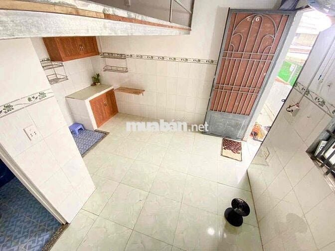 PHÒNG BAN CÔNG RỘNG GÁC CAO NGAY KHU CÔNG NGHIỆP VĨNH LỘC B