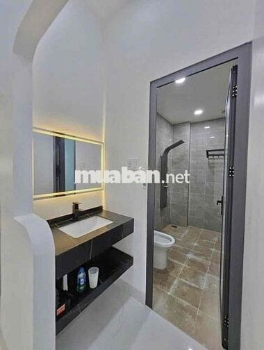 Cần tiền làm ăn bán gấp nhà 2lầu ngay cổng KCN Mỹ Phước 3, Bến Cát