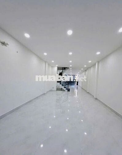 SIÊU HIẾM GIÁ RẺ - 22A Lê Trung Nghĩa - nhà ốp kính có gara siêu rộng.