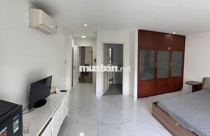 Căn hộ lầu 3 gần cv Hoàng Văn Thụ không phí dịch vụ