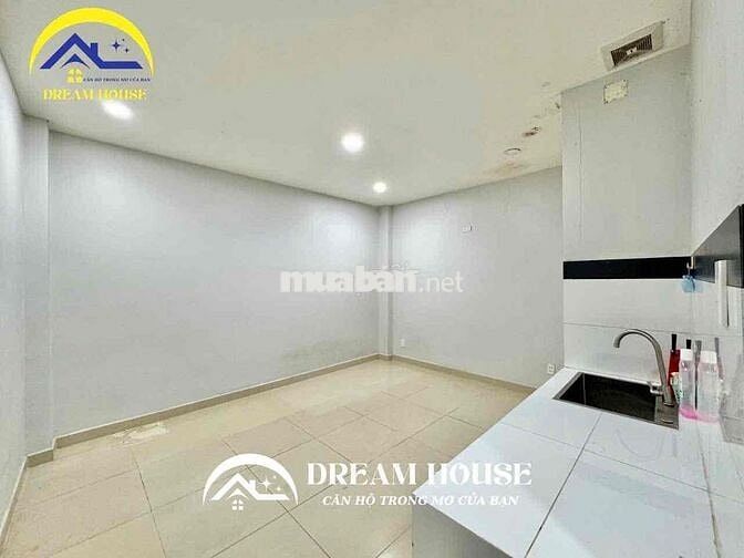 STUDIO SIÊU RỘNG RÃI NẰM GẦN NGÃ TƯ BỐN XÃ VÀ TIỆN QUA ĐH VĂN HIẾN