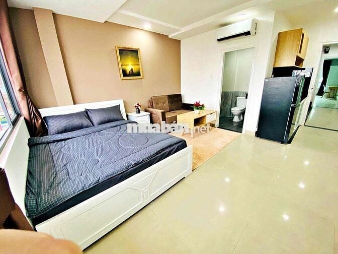 TRỐNG SẴN CHDV CỬA SỔ TRỜI LỚN - THANG MÁY - BỜ KÈ Q3