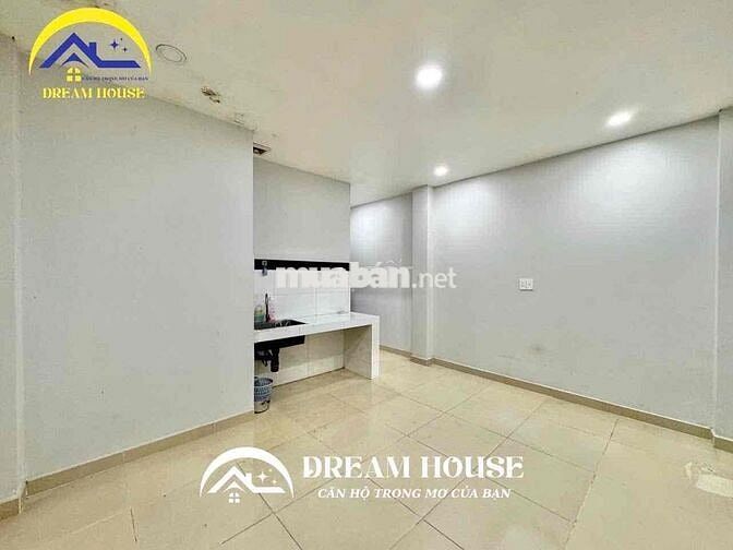 STUDIO SIÊU RỘNG RÃI NẰM GẦN NGÃ TƯ BỐN XÃ VÀ TIỆN QUA ĐH VĂN HIẾN