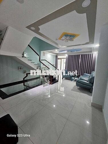 Nhà Mới 5x20 1hầm xe hơi. 3lầu Sân Thượng 5pn 5wc