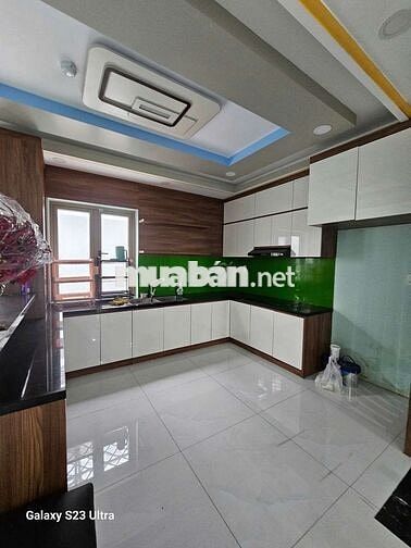 Nhà Mới 5x20 1hầm xe hơi. 3lầu Sân Thượng 5pn 5wc