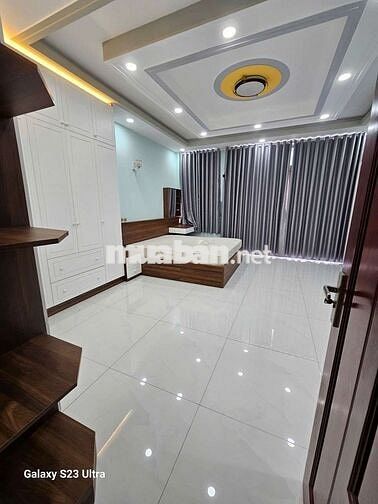 Nhà Mới 5x20 1hầm xe hơi. 3lầu Sân Thượng 5pn 5wc