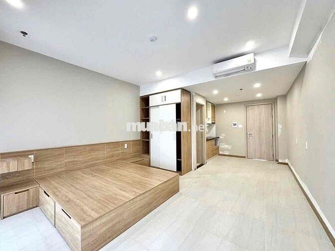 CĂN HỘ BAN CÔNG RỘNG ÁNH SÁNG ĐẸP GẦN CHỢ BÀ CHIỂU GIÁP QUẬN 1