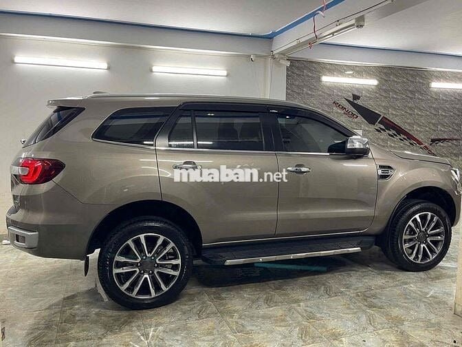 Ford Everest Titanium 2 cầu xe đăng ký 2021