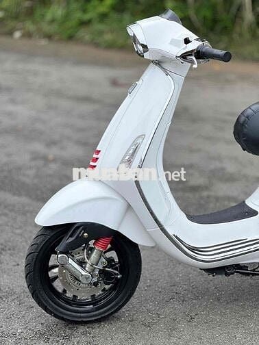 Vespa Spirnt 125 Trắng Đen Sporty 2022 Leng Keng🎉🎉