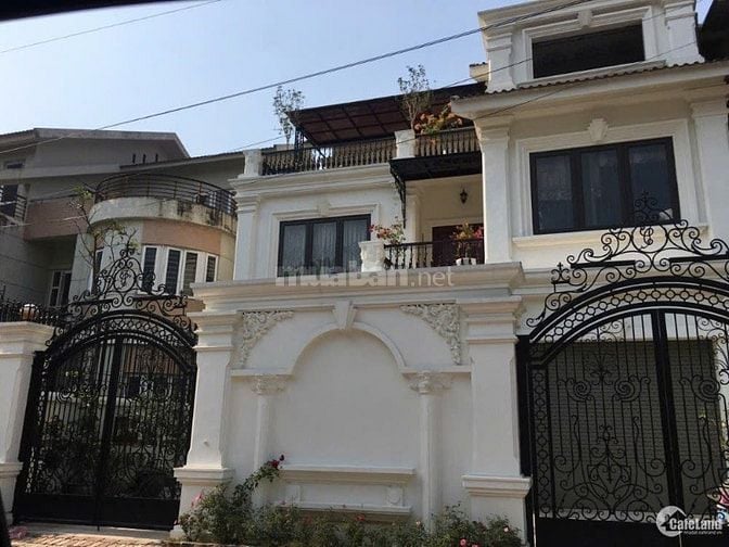 CẦN BÁN BIỆT THỰ TÂN TÂY ĐÔ ĐAN PHƯỢNG.  204m  MT 12m VỈA HÈ ĐÁ BÓNG Đ