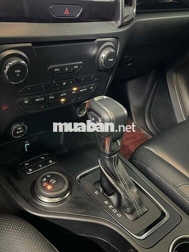 Ford Everest Titanium 2 cầu xe đăng ký 2021