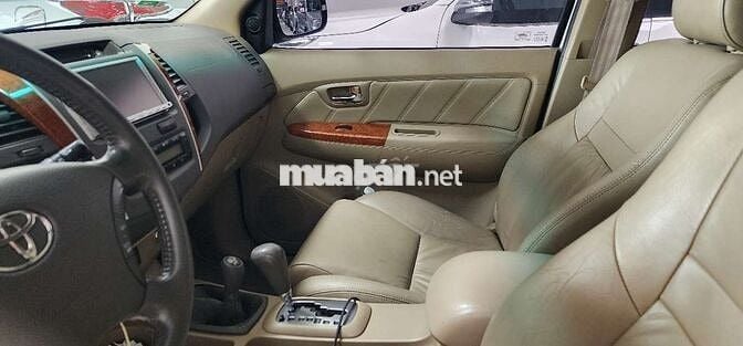 Toyota Fortuner 2010 Xăng 2.7L Tự động Bạc