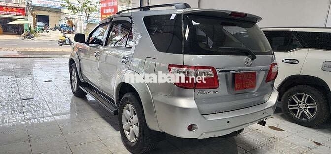 Toyota Fortuner 2010 Xăng 2.7L Tự động Bạc