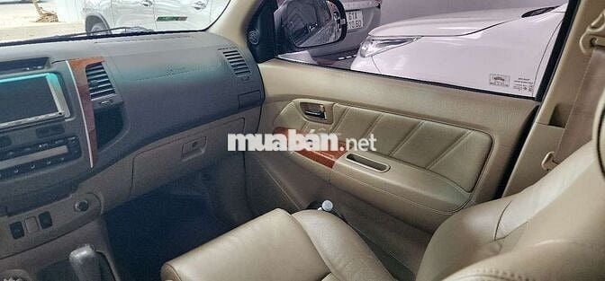 Toyota Fortuner 2010 Xăng 2.7L Tự động Bạc