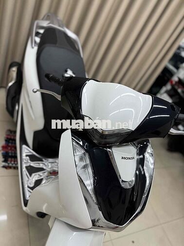 SH 125abs siêu lướt 2024 chạy  vài ngàn km