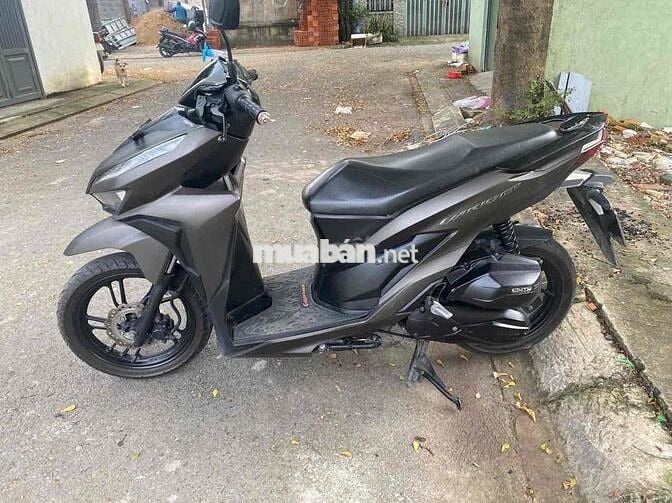 muốn đổi xe khác cần bán con vario 150 đời 2020