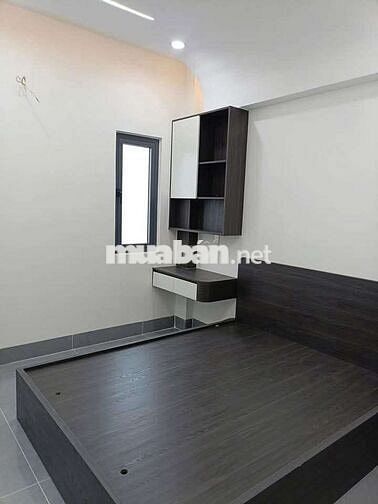 Cho thuê nhà mới 1 trệt 2 lầu gần chợ thông dụng