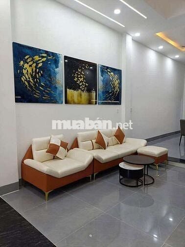 Cho thuê nhà mới 1 trệt 2 lầu gần chợ thông dụng