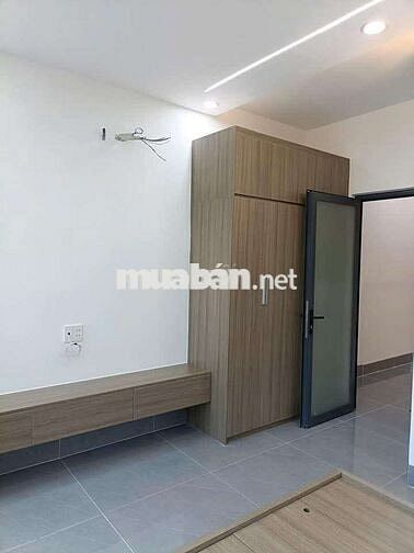 Cho thuê nhà mới 1 trệt 2 lầu gần chợ thông dụng