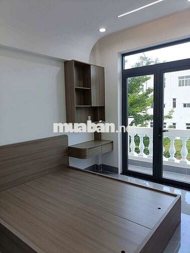 Cho thuê nhà mới 1 trệt 2 lầu gần chợ thông dụng