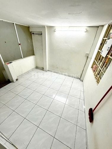 Nhà 2 lầu hẻm 343 Phan Xích Long, P.1, PN - H.đông nam